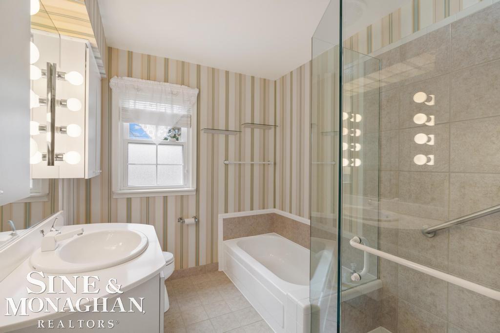 51 Roslyn Road Grosse Pointe, MI 48236 - Photo 24 of 47 50171090-07c89be5-b9e1-4bd9-a404-b97aeb70e1d3.JPG