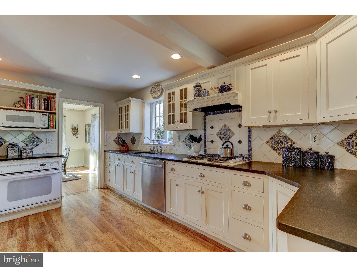 16 Briar Road Wayne, PA 19087 - Photo 5 of 22 Kitchen