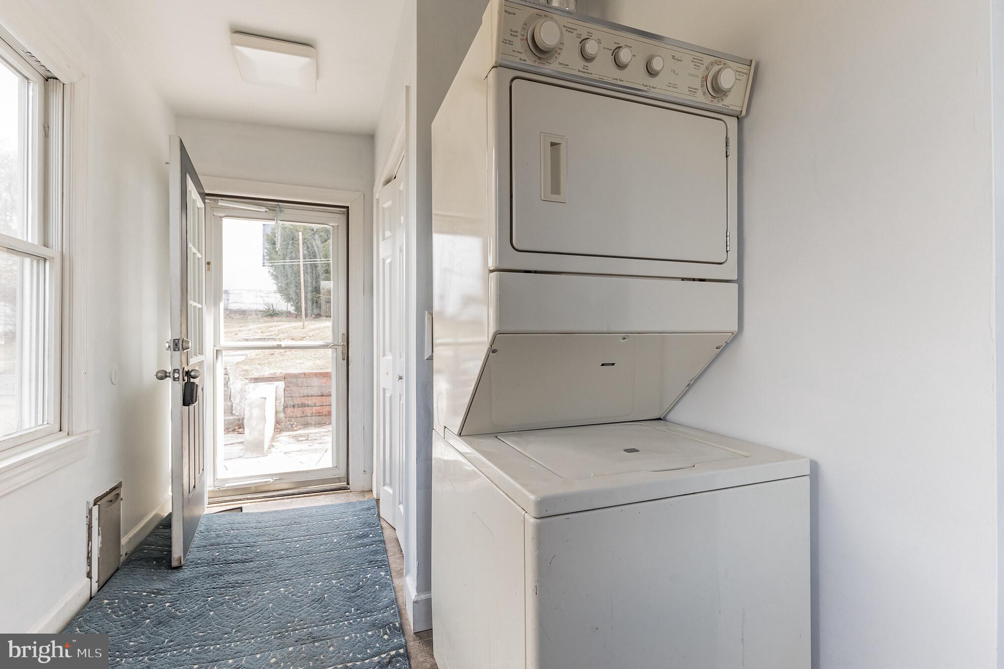5 Ehst Road Bechtelsville, PA 19505 - Photo 13 of 26 Mudroom/laundry