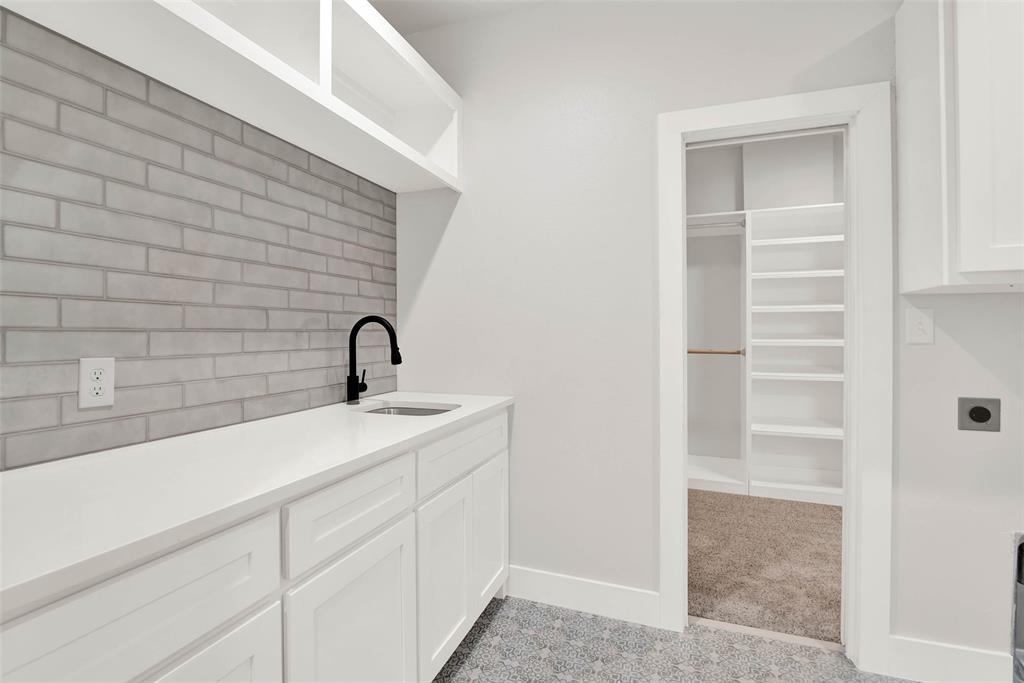 1179 Robertson Road Whitewright, TX 75491 - Photo 27 of 38 Gallery Image 27