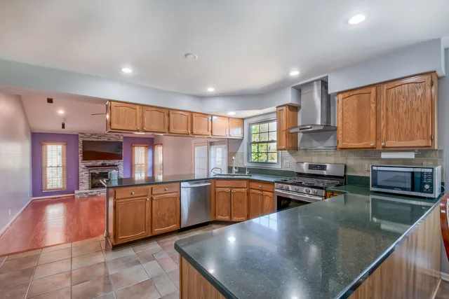 $597,000 | 1411 Steeplechase Road, Bartlett, IL 60103