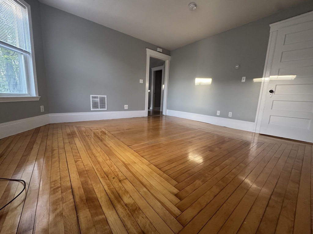 15 Breck Street Worcester, MA 01605 - Photo 16 of 34