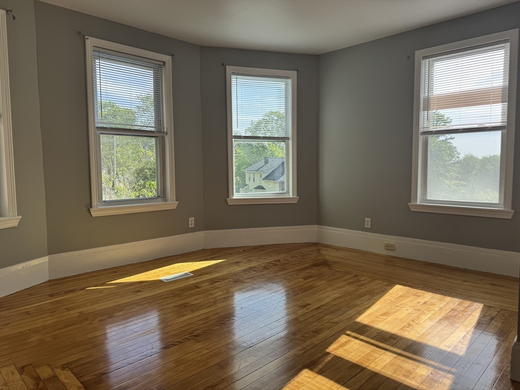 15 Breck Street Worcester, MA 01605 - Photo 17 of 34