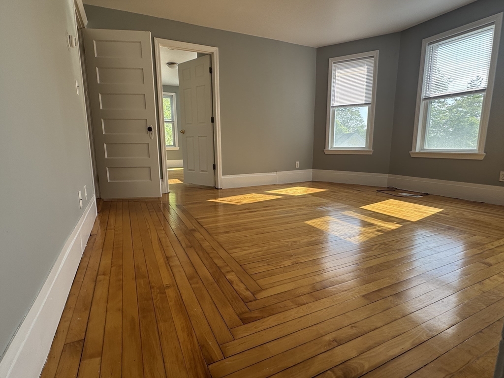 15 Breck Street Worcester, MA 01605 - Photo 7 of 34