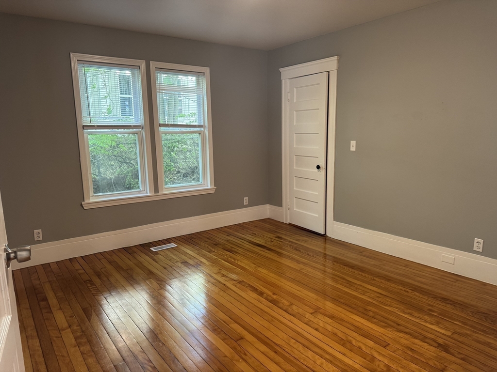 15 Breck Street Worcester, MA 01605 - Photo 8 of 34