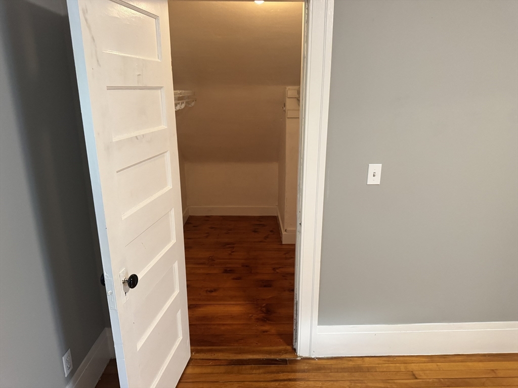 15 Breck Street Worcester, MA 01605 - Photo 9 of 34