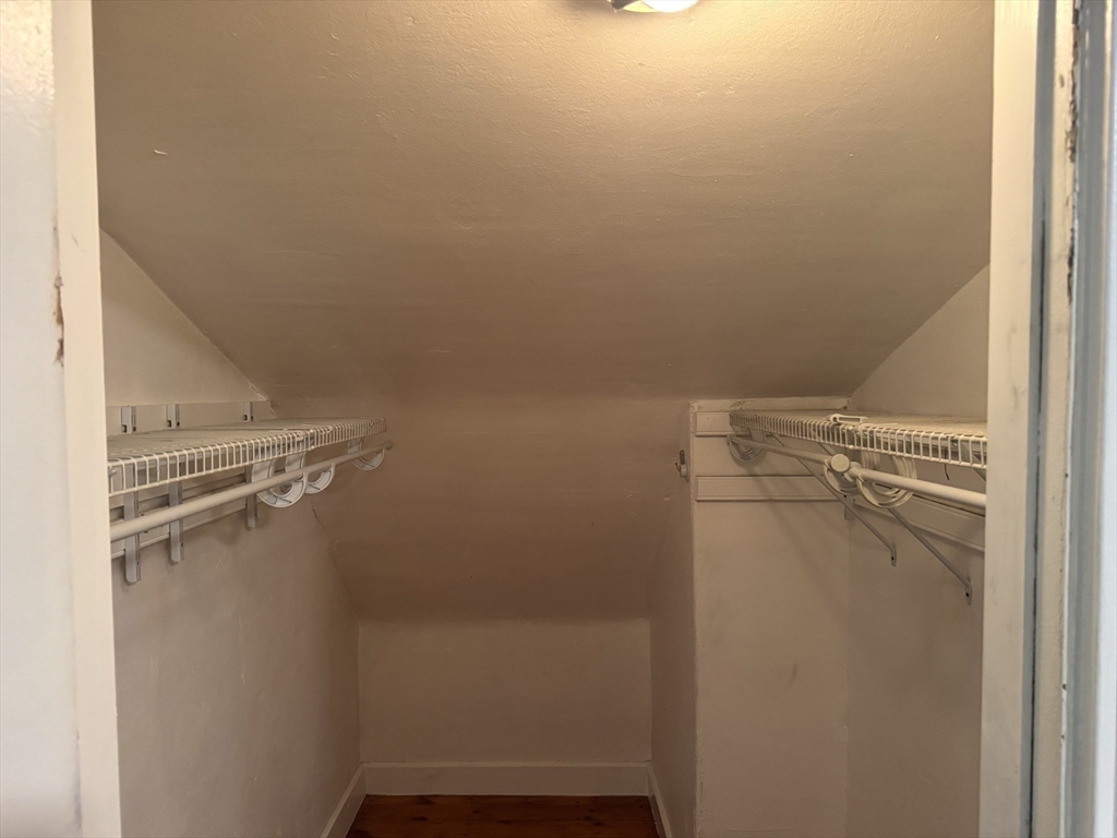 15 Breck Street Worcester, MA 01605 - Photo 10 of 34