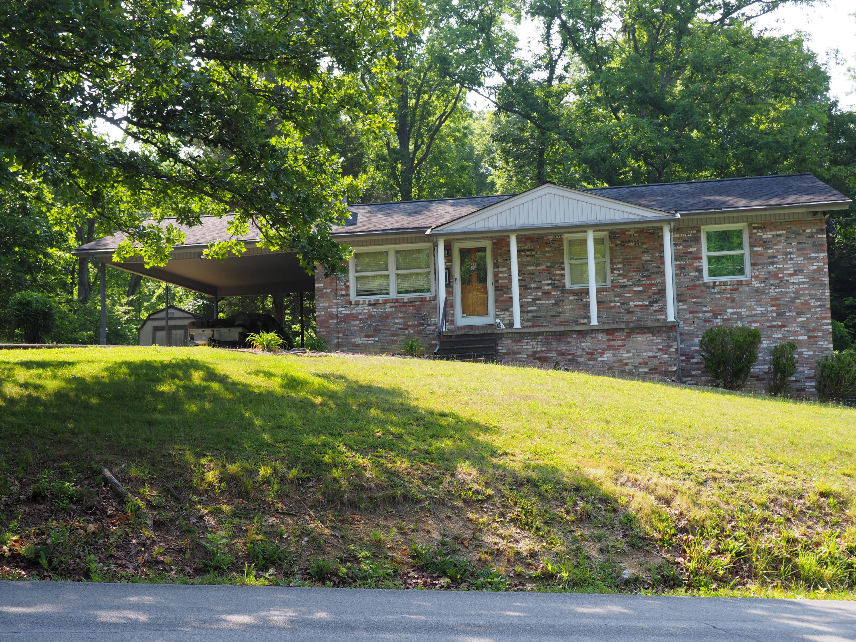 3205 Princeton Road Kingsport, TN 37660 - Photo 1 of 22 IMG_3979