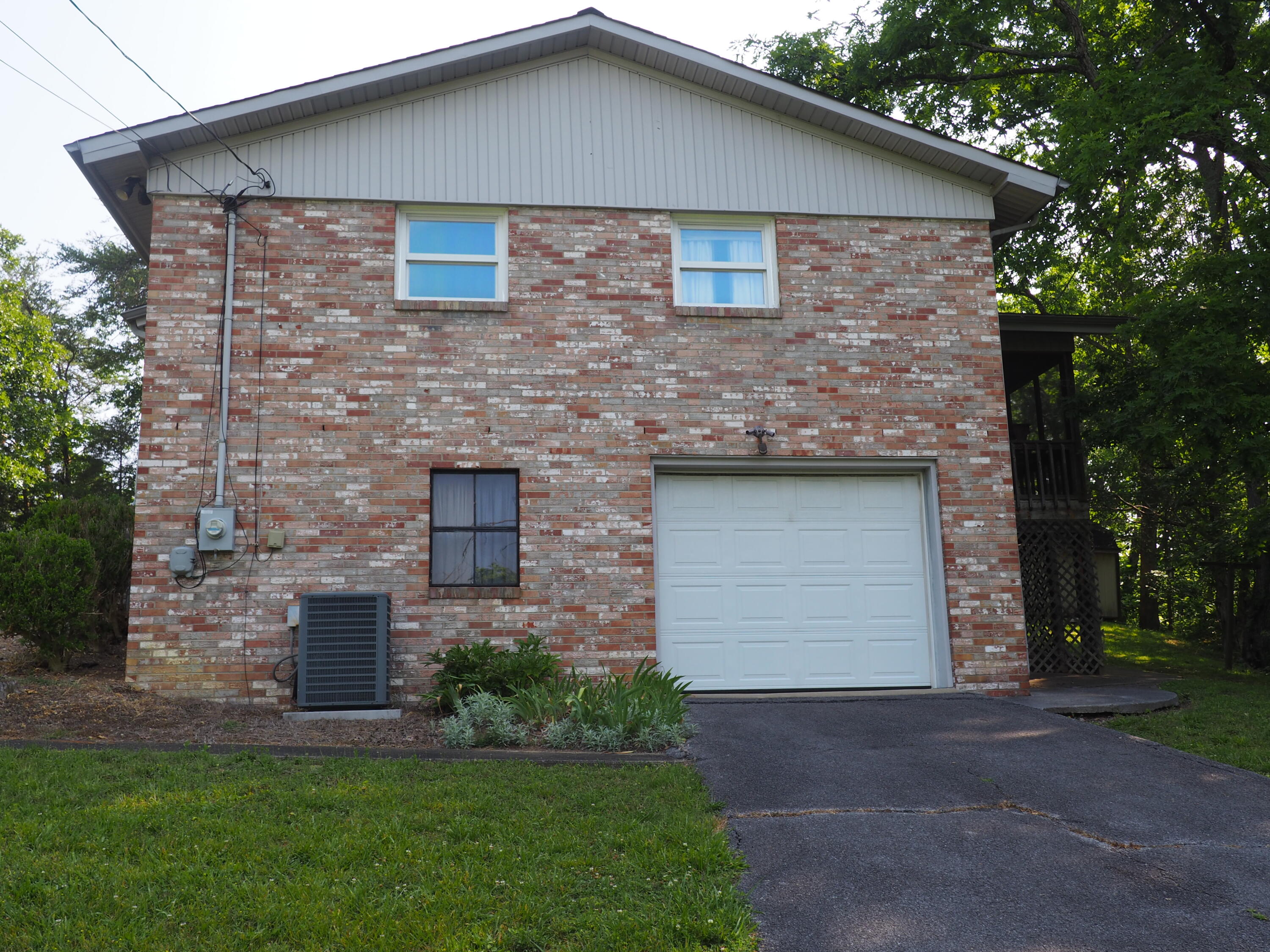 3205 Princeton Road Kingsport, TN 37660 - Photo 3 of 22 IMG_3985