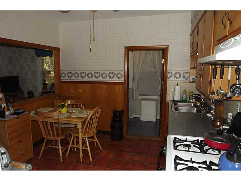 163 Old County Road Smithfield, RI 02917 - Photo 3 of 20 Kitchen.