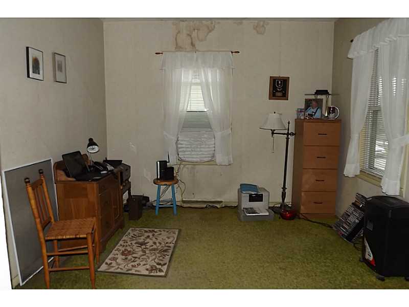 163 Old County Road Smithfield, RI 02917 - Photo 6 of 20 Living Room.