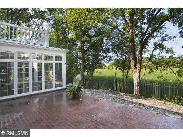 2368 Grays Landing Road Minnetonka, MN 55391 - Photo 10 of 18