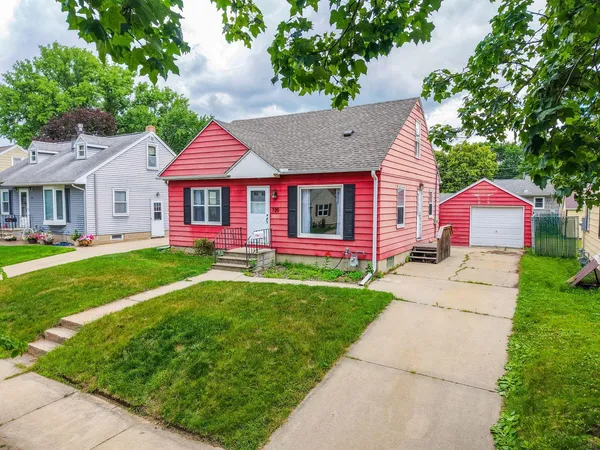 $250,000 | 720 13th Avenue Northeast, Rochester, MN 55906
