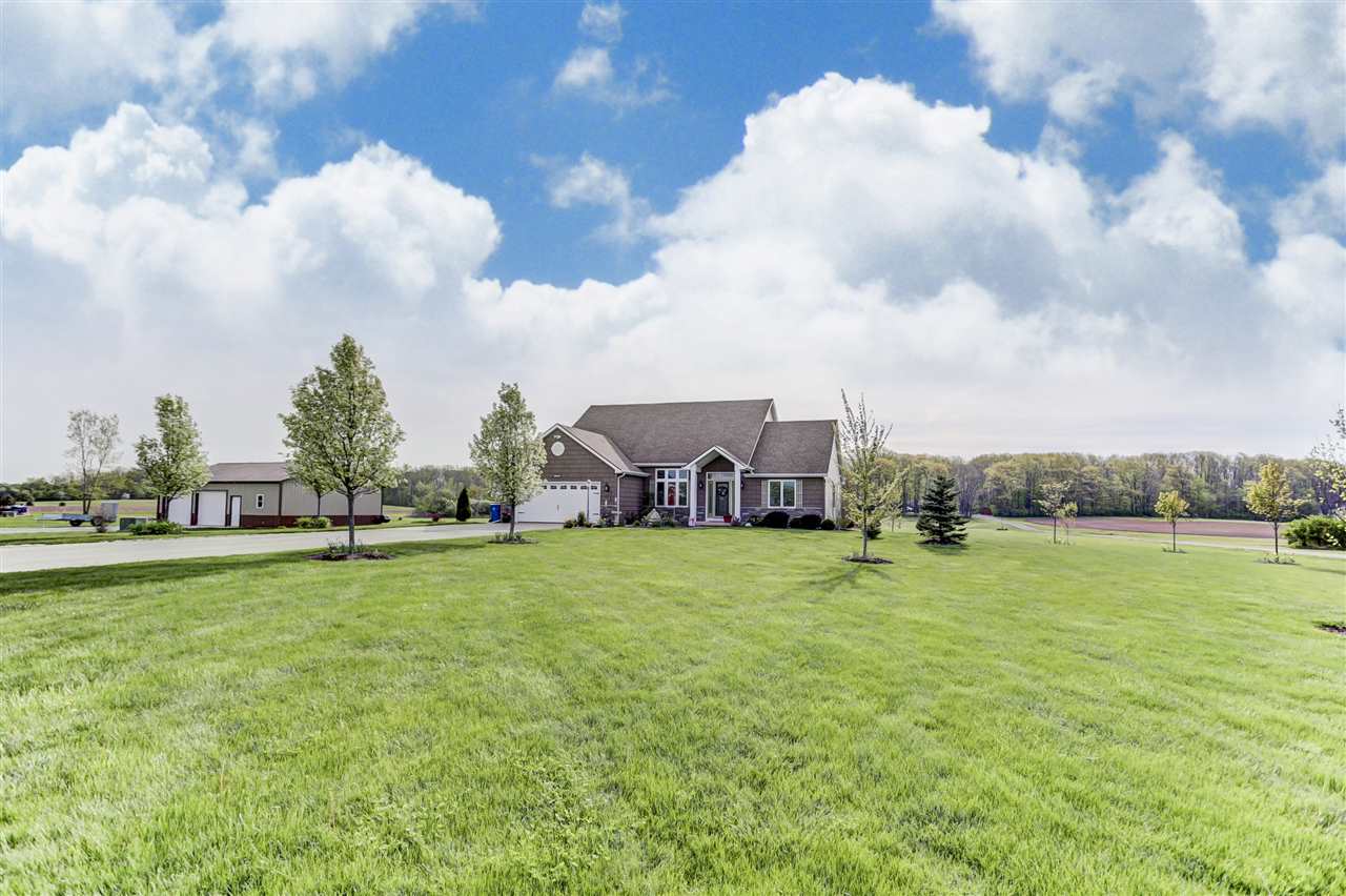 15633 Feighner Road Roanoke, IN 46783 - Photo 1 of 36