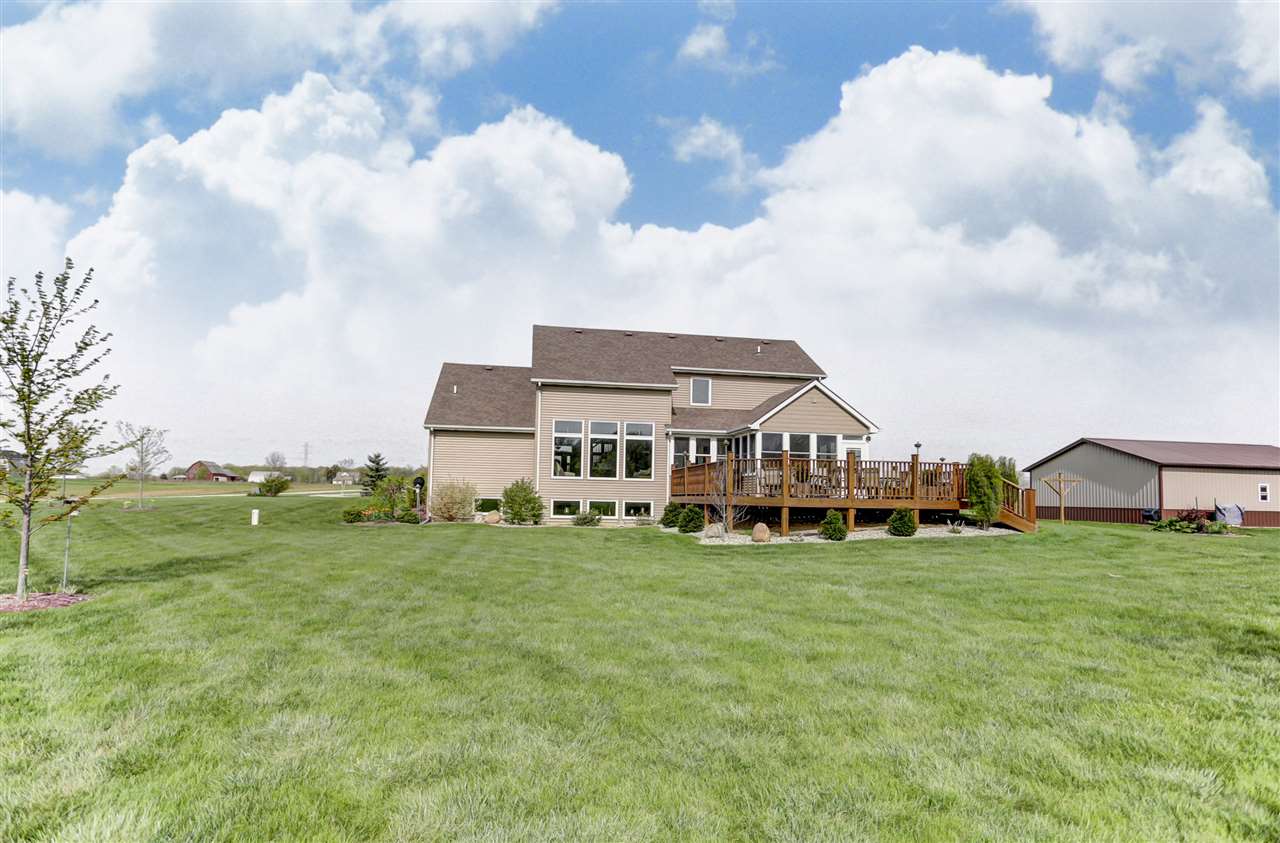 15633 Feighner Road Roanoke, IN 46783 - Photo 2 of 36