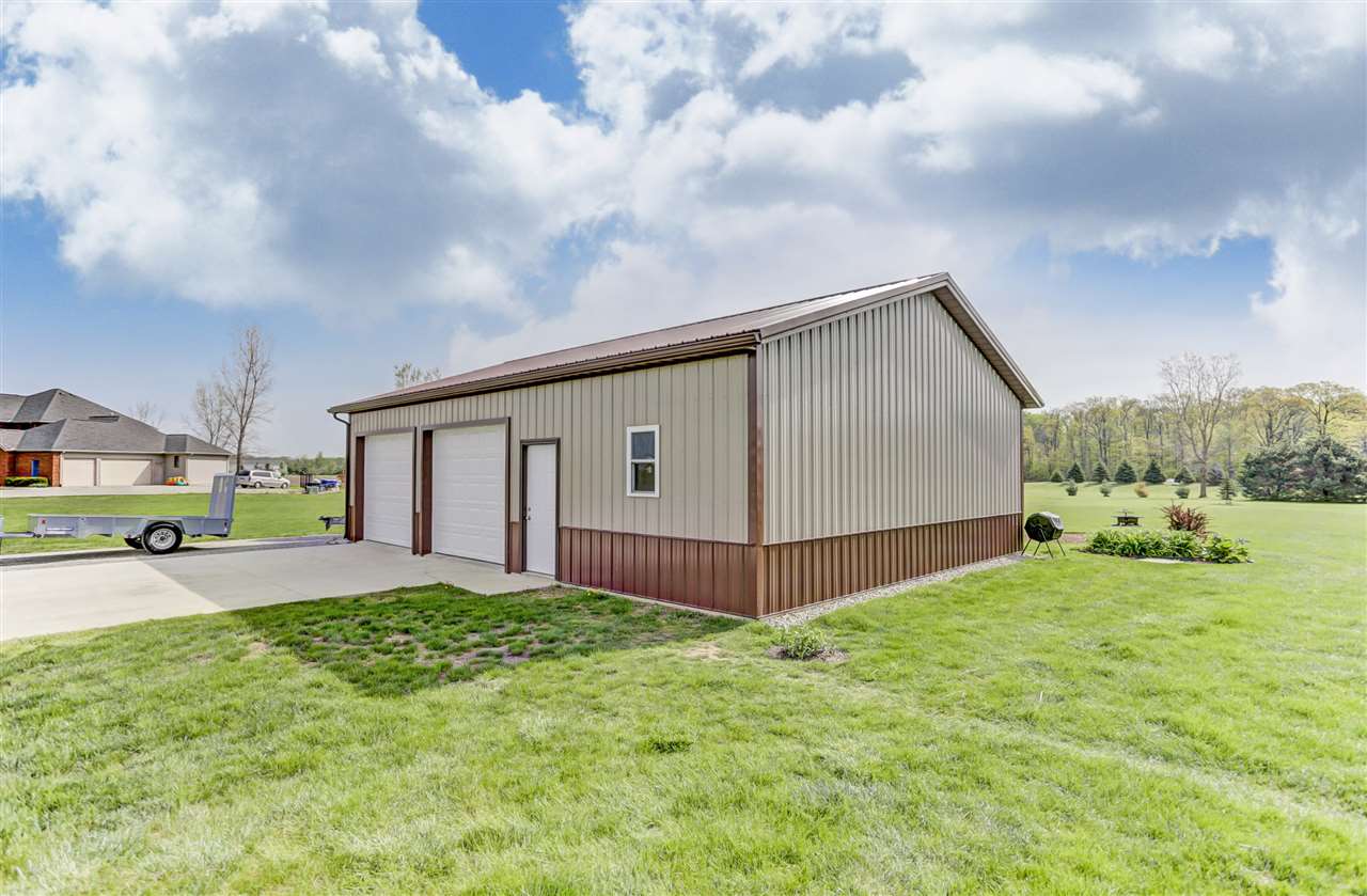 15633 Feighner Road Roanoke, IN 46783 - Photo 3 of 36