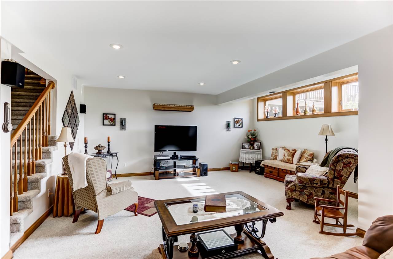 15633 Feighner Road Roanoke, IN 46783 - Photo 22 of 36