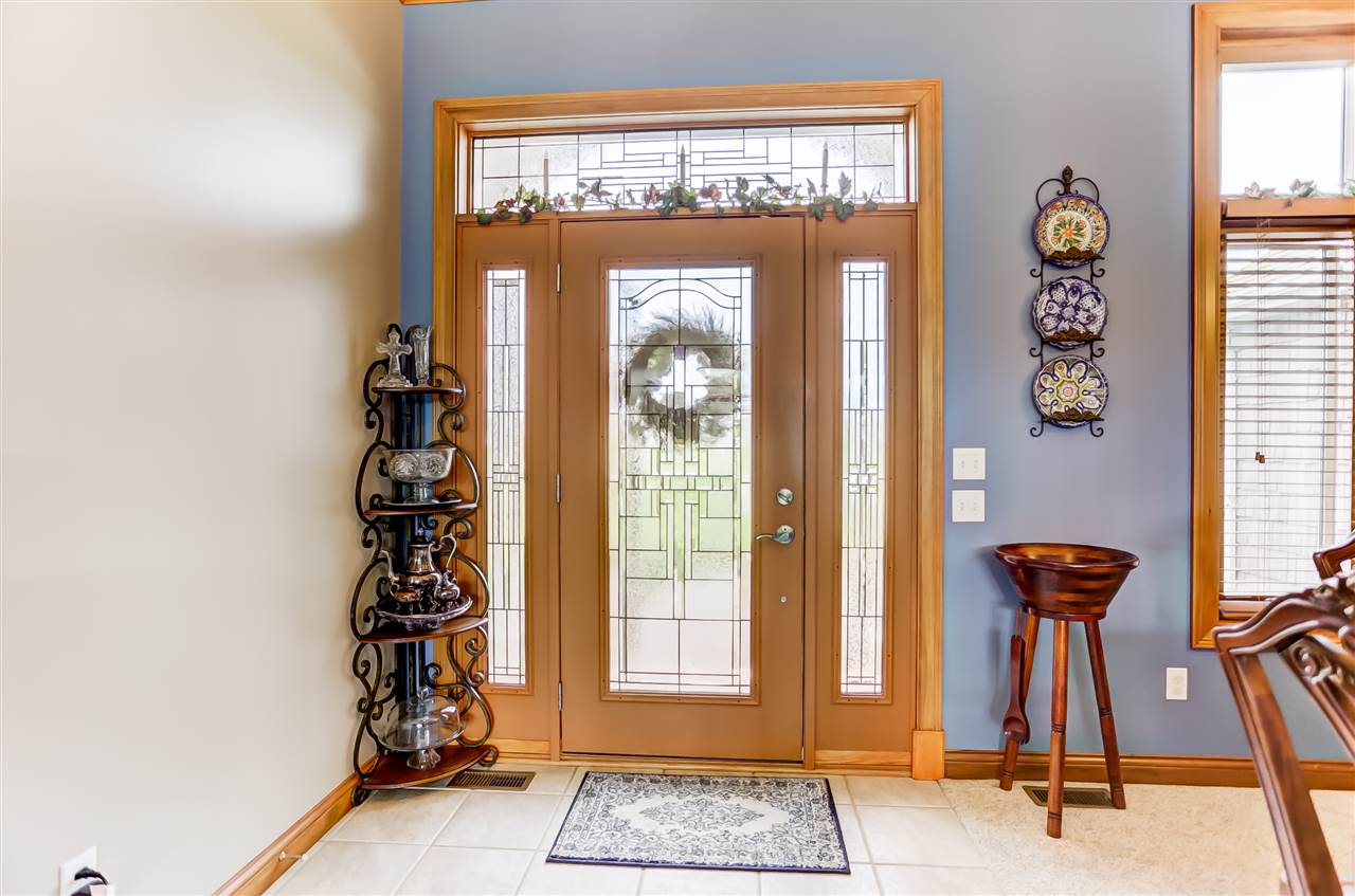 15633 Feighner Road Roanoke, IN 46783 - Photo 4 of 36