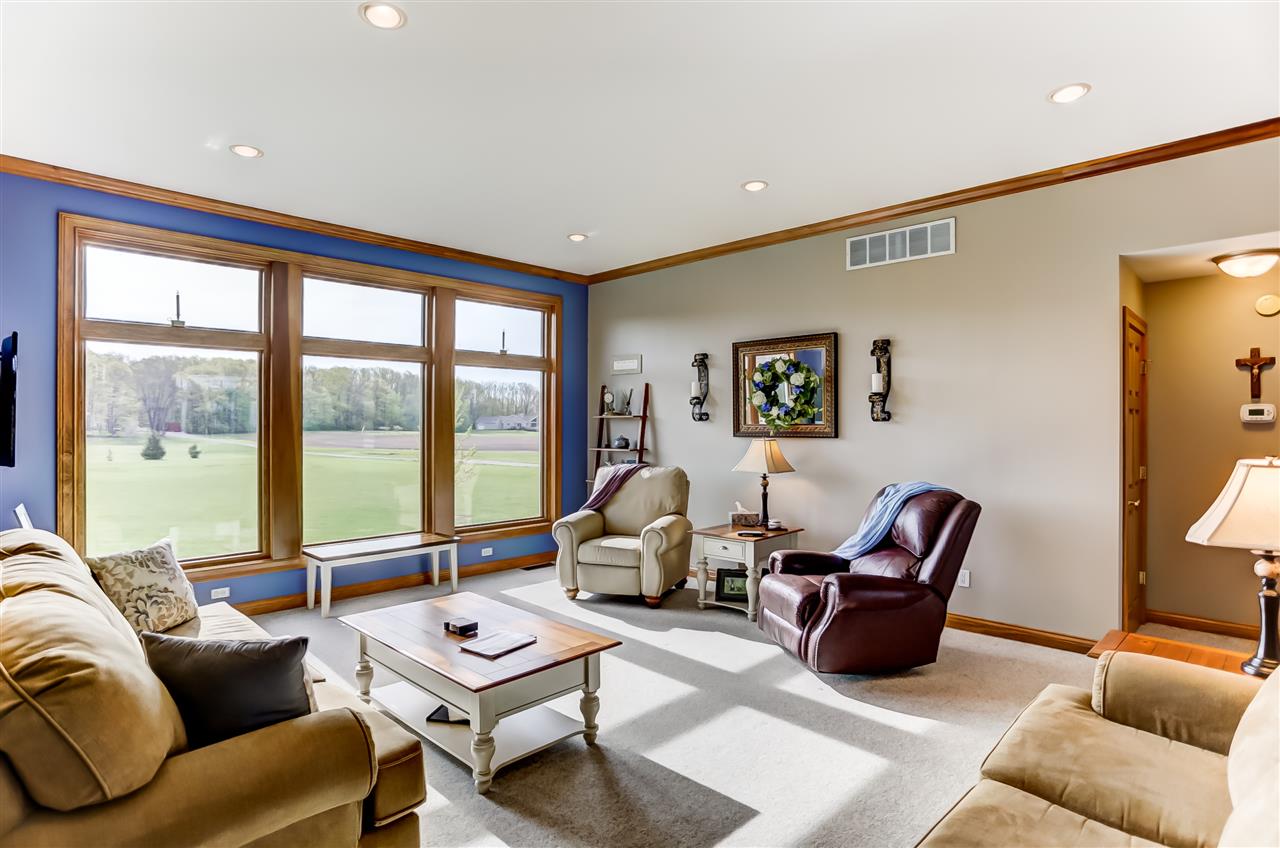 15633 Feighner Road Roanoke, IN 46783 - Photo 8 of 36