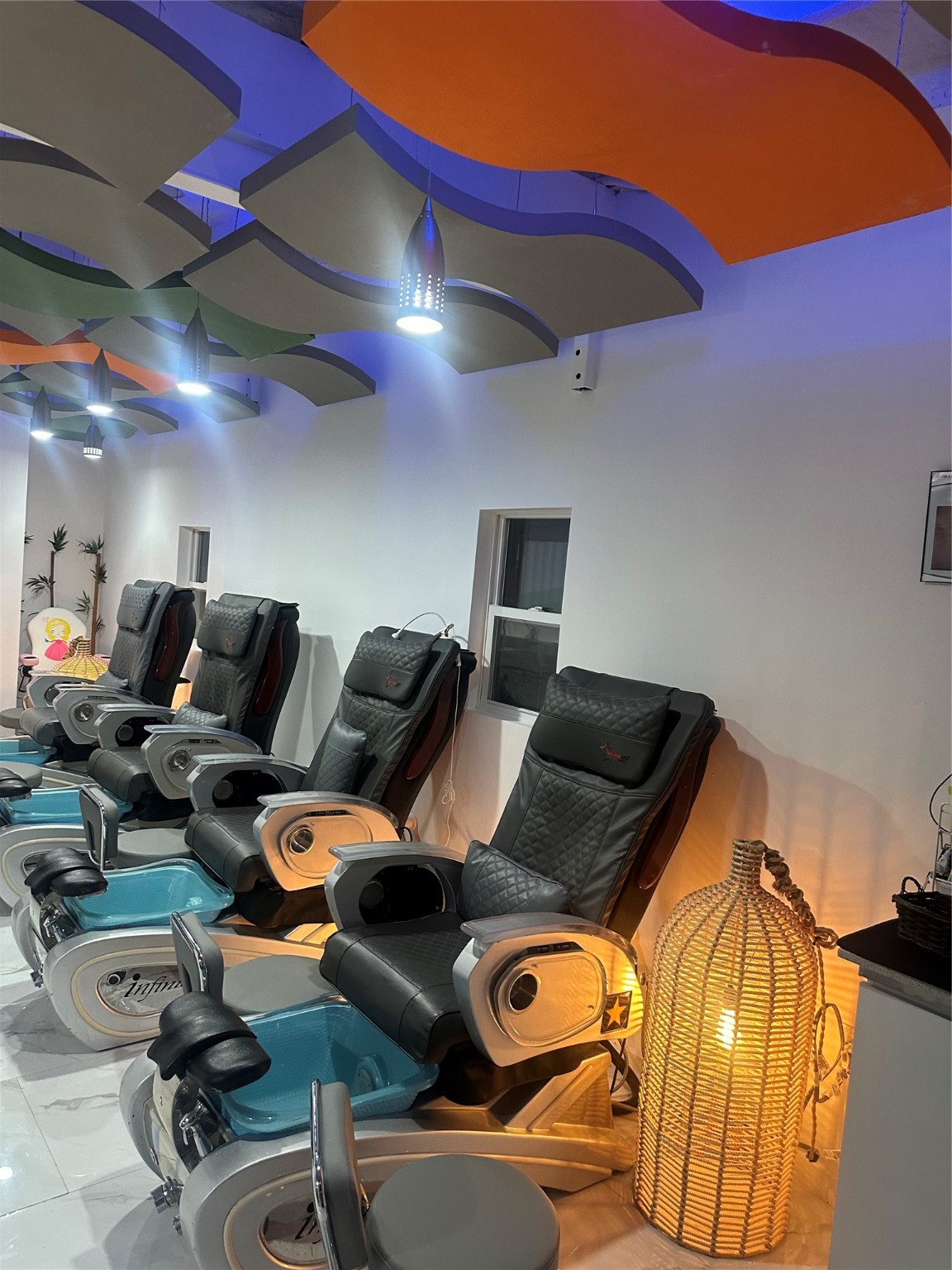 3020 Houston Avenue Houston, TX 77009 - Photo 11 of 20 a bed room with a bed and a television