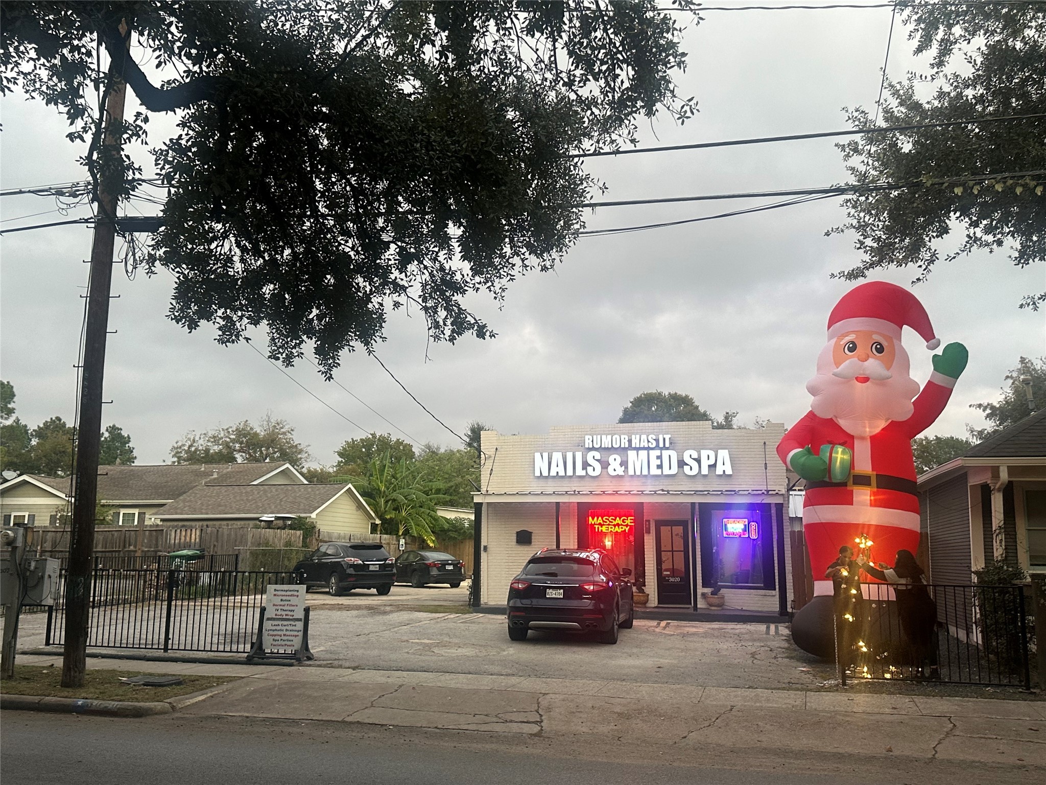 3020 Houston Avenue Houston, TX 77009 - Photo 17 of 20 a view of street with parked cars