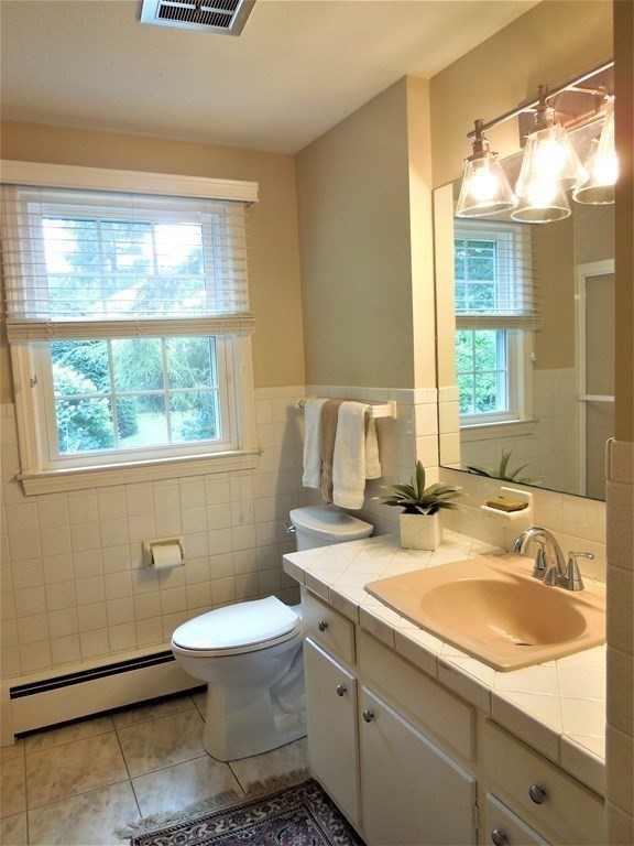 28 Longfellow Road Holyoke, MA 01040 - Photo 15 of 18