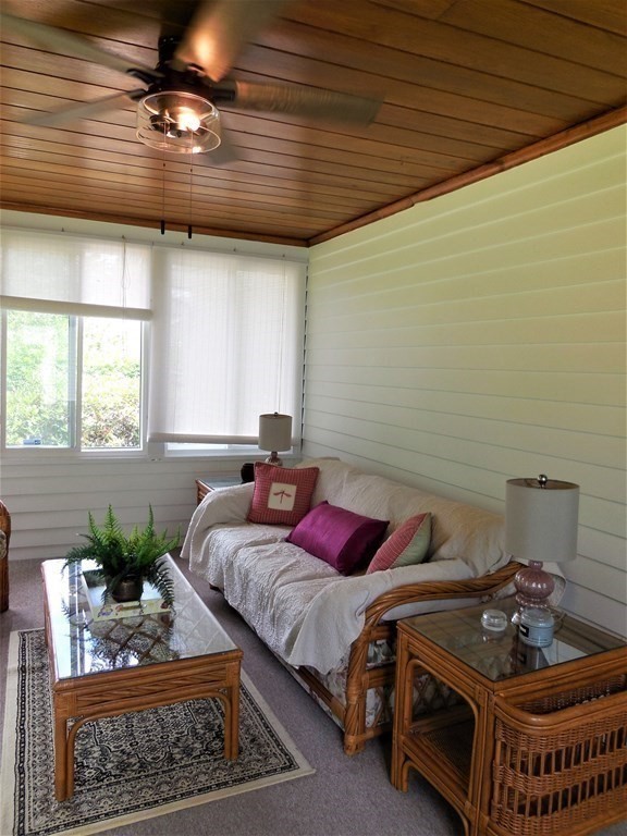 28 Longfellow Road Holyoke, MA 01040 - Photo 10 of 18