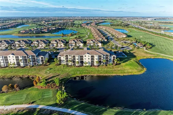 $295,000 | 18114 Gawthrop Drive, Unit 204, Bradenton, FL 34211