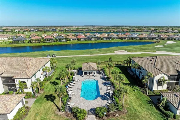 $295,000 | 18114 Gawthrop Drive, Unit 204, Bradenton, FL 34211
