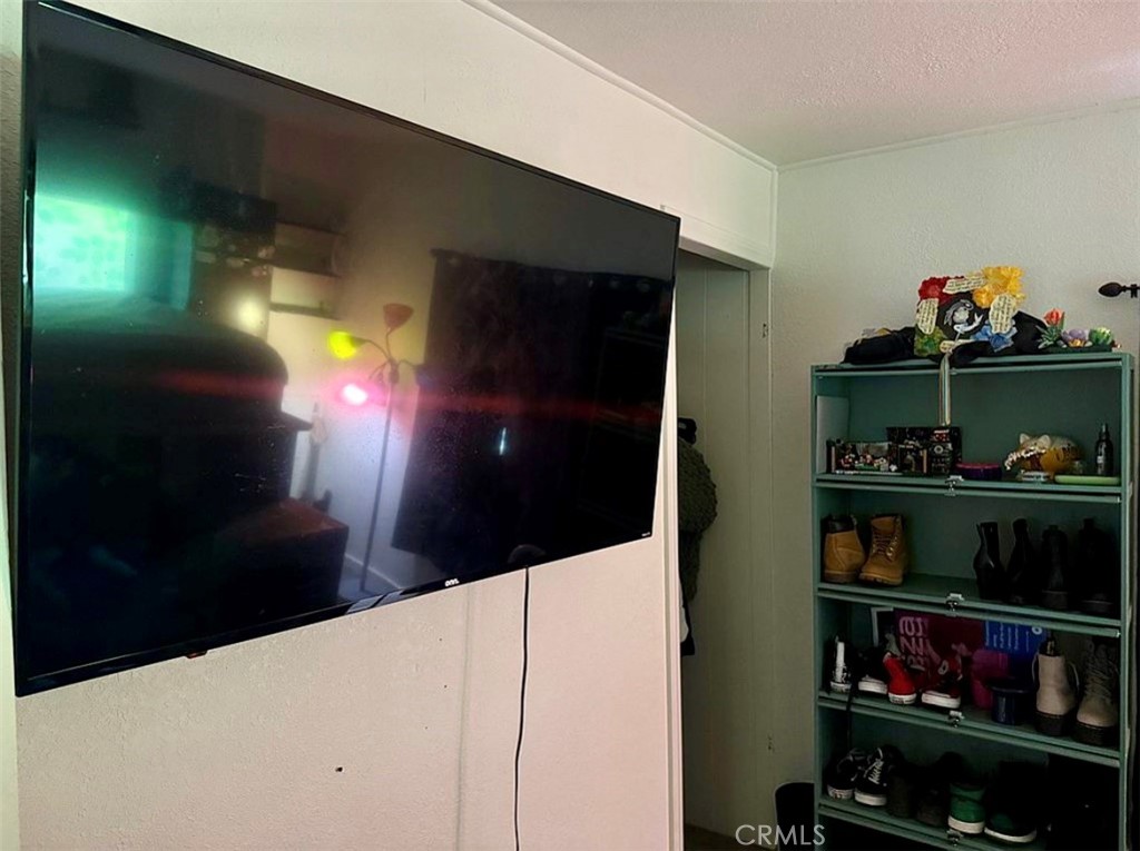 22601 Bear Valley Road, Unit 63 Apple Valley, CA 92308 - Photo 18 of 31 a view of a entryway