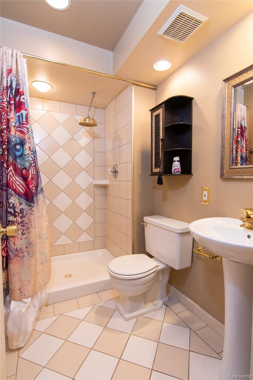 936 Golfview Court Rochester, MI 48307 - Photo 40 of 47 Edited-5352.JPG