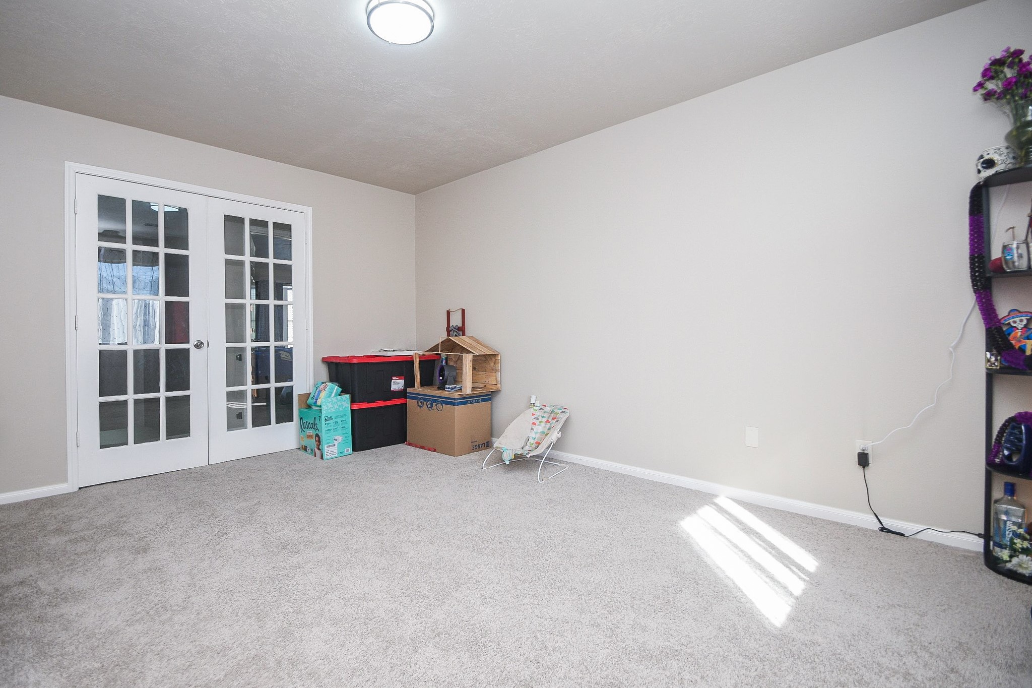 14407 Andrea Way Lane Houston, TX 77083 - Photo 19 of 29 a view of a livingroom with furniture and window