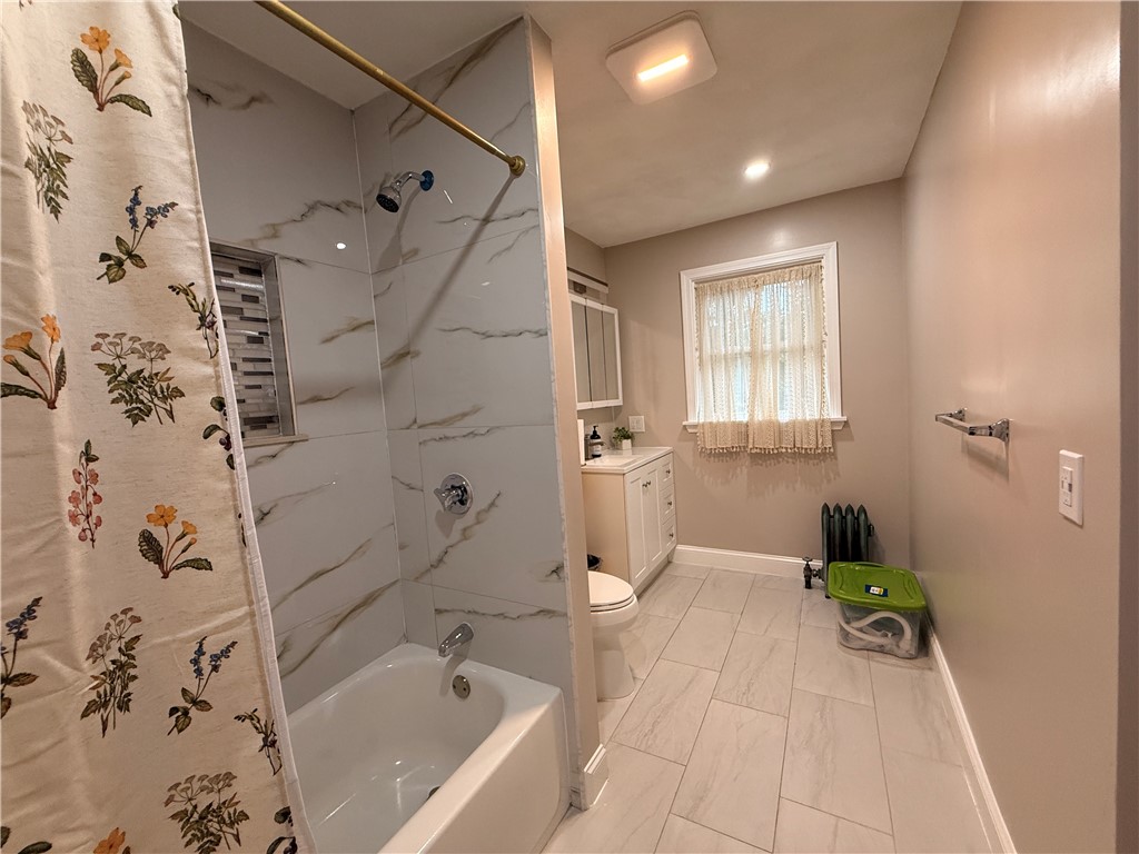 215 Rochambeau Avenue Providence, RI 02906 - Photo 20 of 42