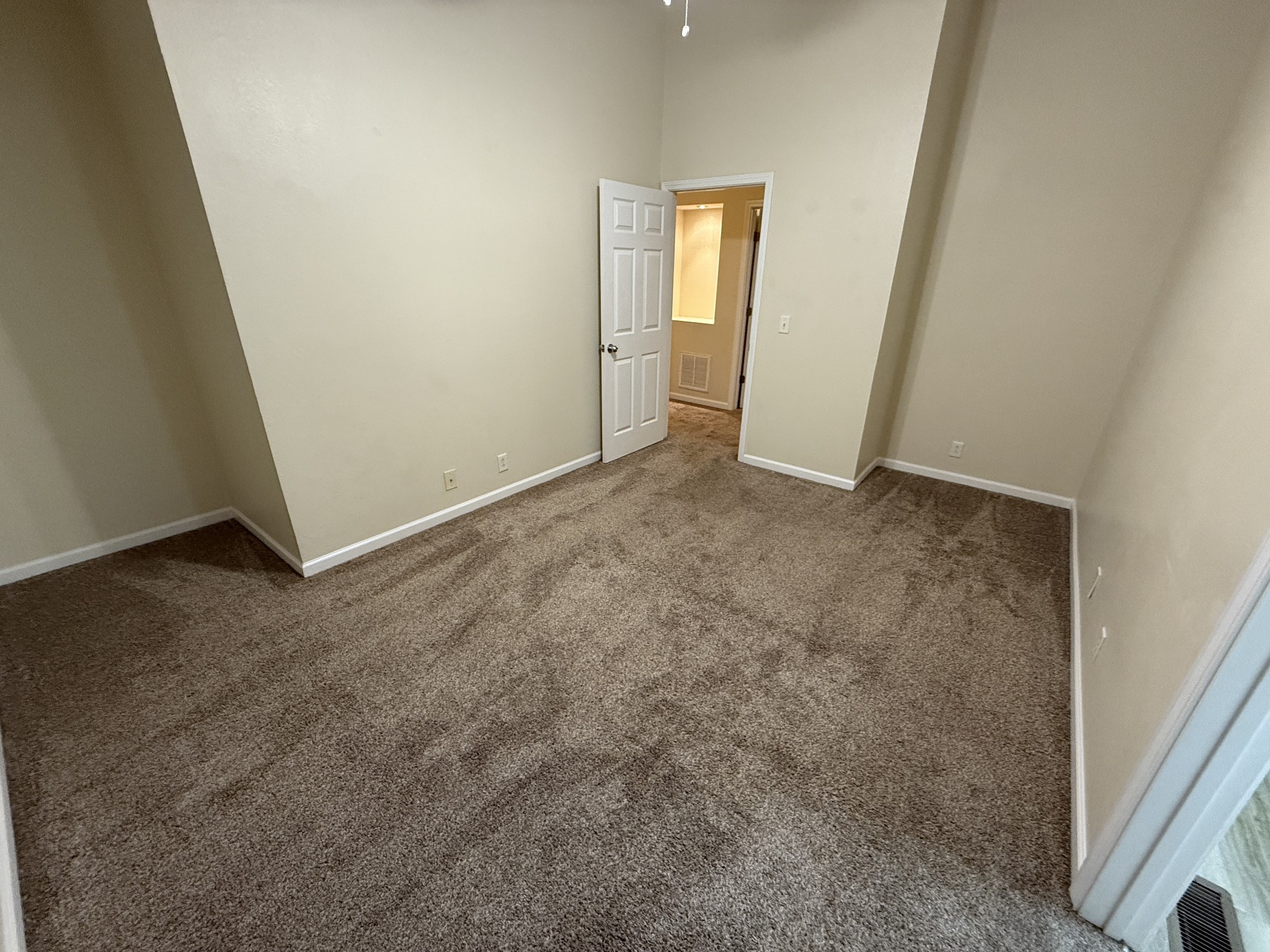 1040 Shaman Crossing Murfreesboro, TN 37128 - Photo 13 of 20 an empty room with closet