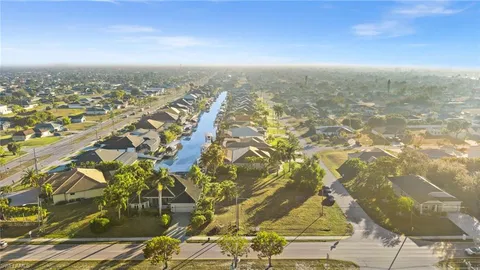 $829,000 | 4009 Chiquita Boulevard South, Cape Coral, FL 33914