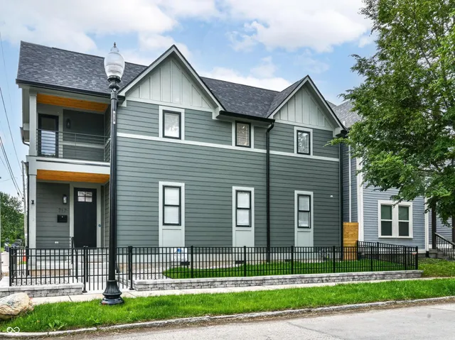 $2,600 | 717 East 27th Street, Indianapolis, IN 46205