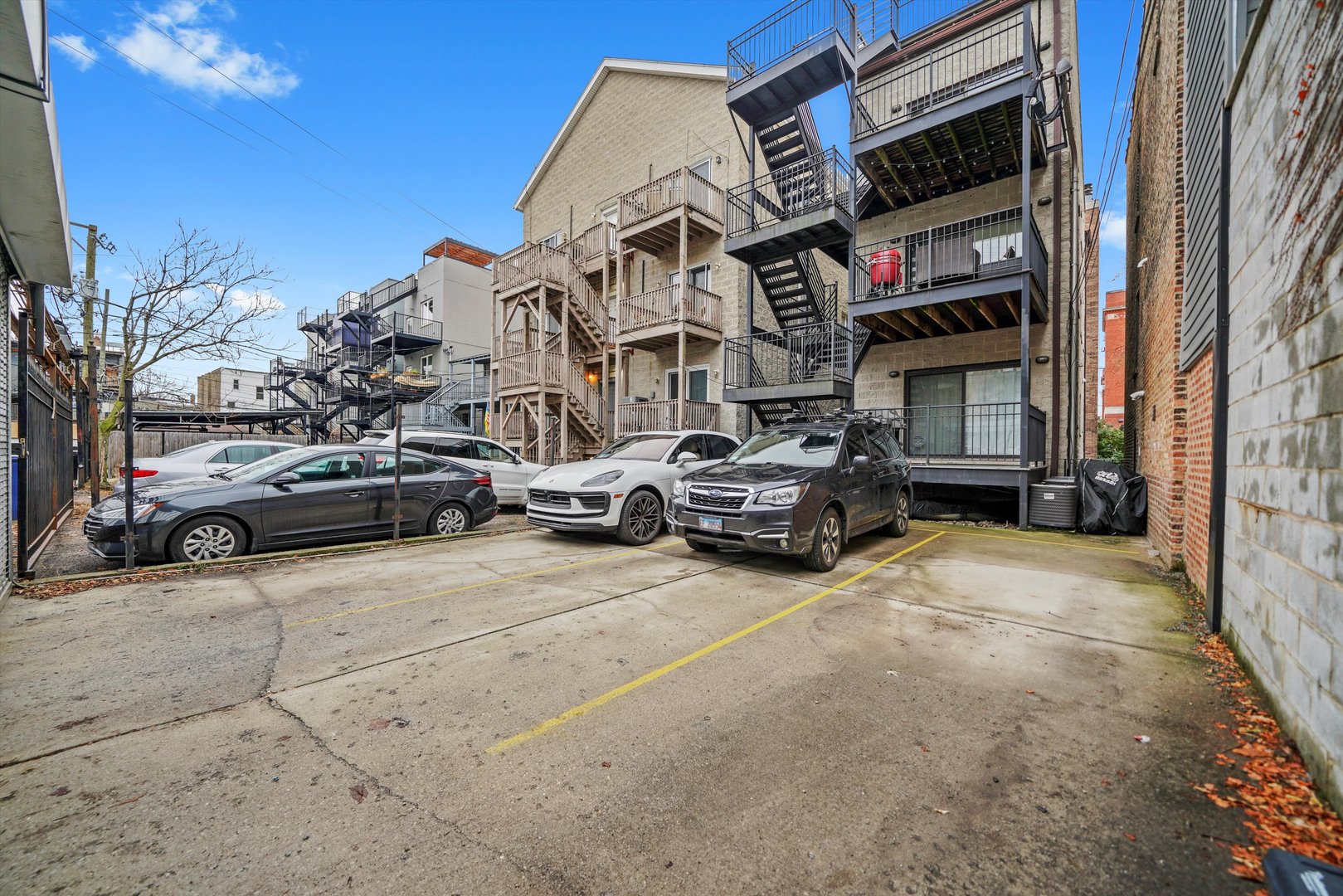 2430 West Iowa Street, Unit 3 Chicago, IL 60622 - Photo 4 of 21 a building view