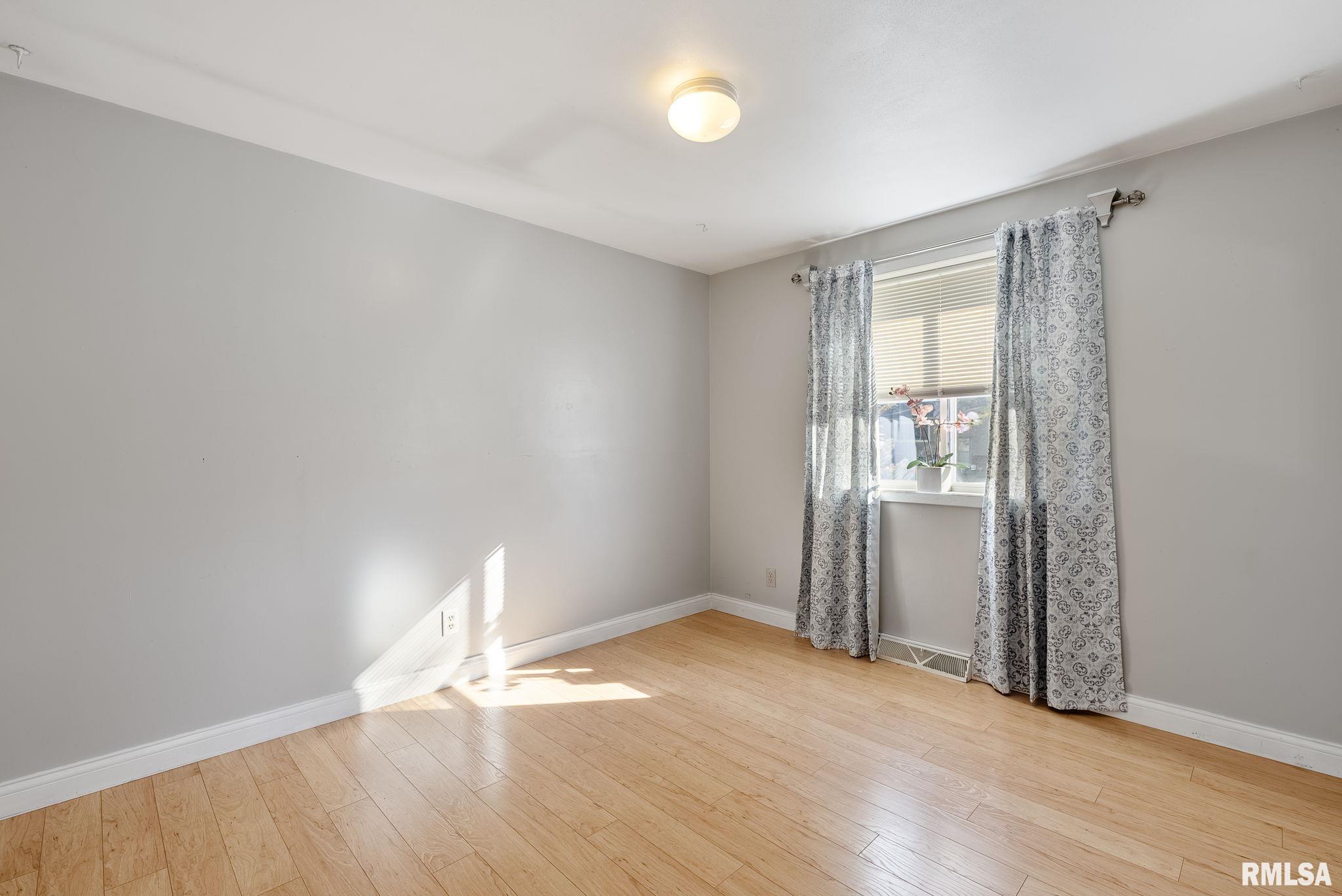 409 2nd Avenue Hampton, IL 61256 - Photo 15 of 28