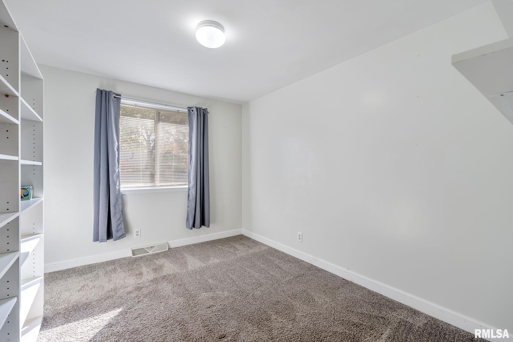 409 2nd Avenue Hampton, IL 61256 - Photo 16 of 28