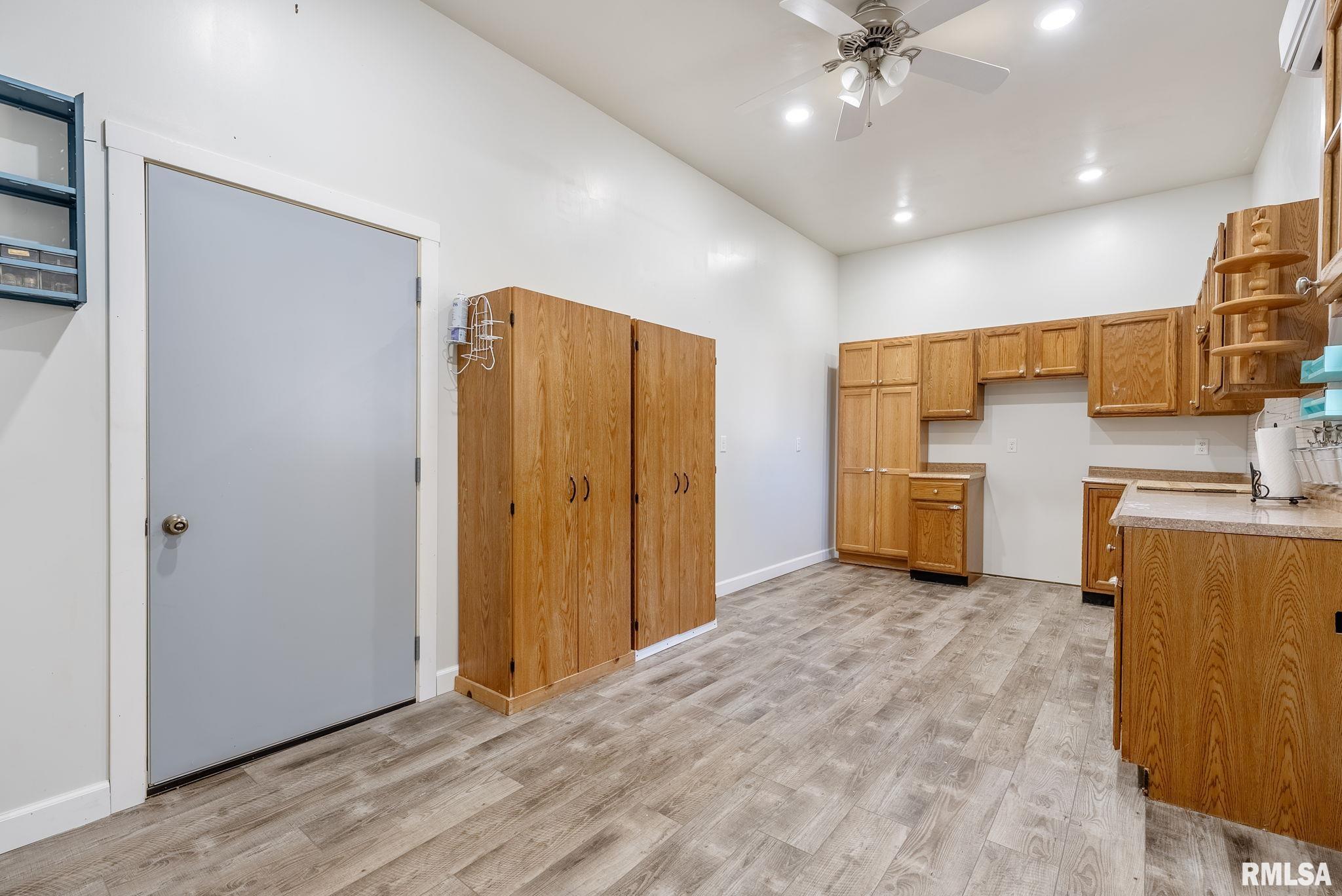 409 2nd Avenue Hampton, IL 61256 - Photo 19 of 28