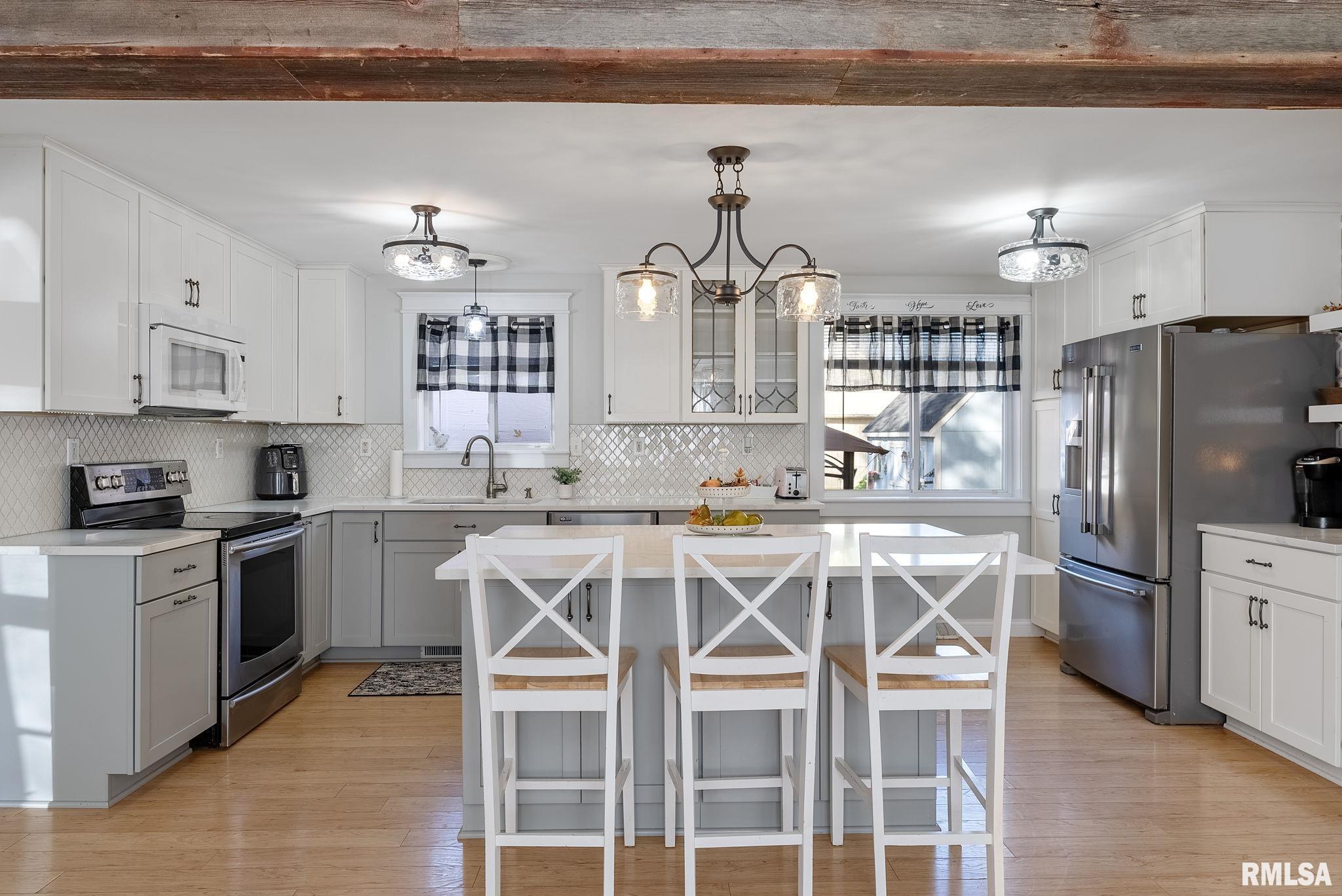 409 2nd Avenue Hampton, IL 61256 - Photo 2 of 28