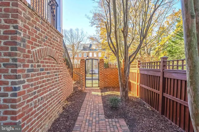 $4,950 | 2303 Sawtooth Oak Court, Vienna, VA 22182