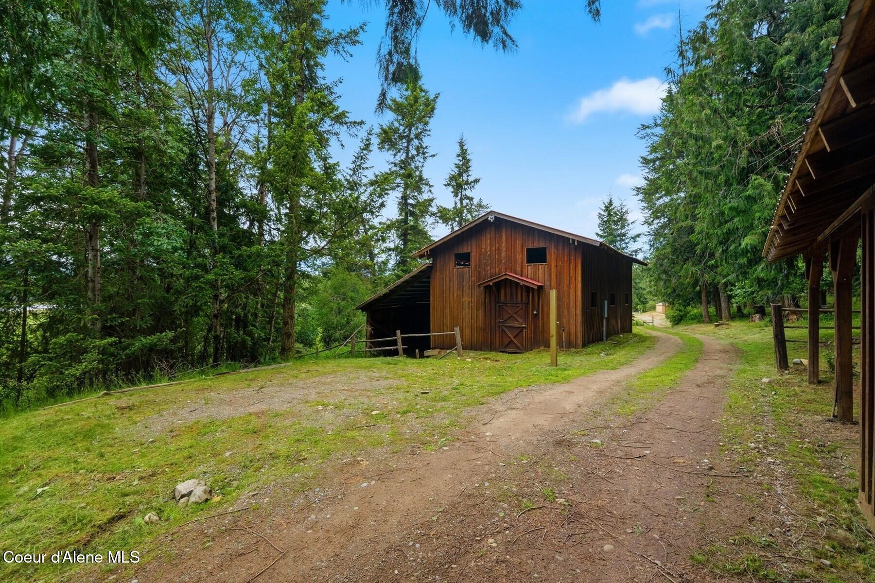 3037 East Dufort Road Sagle, ID 83860 - Photo 9 of 30 KFM00727
