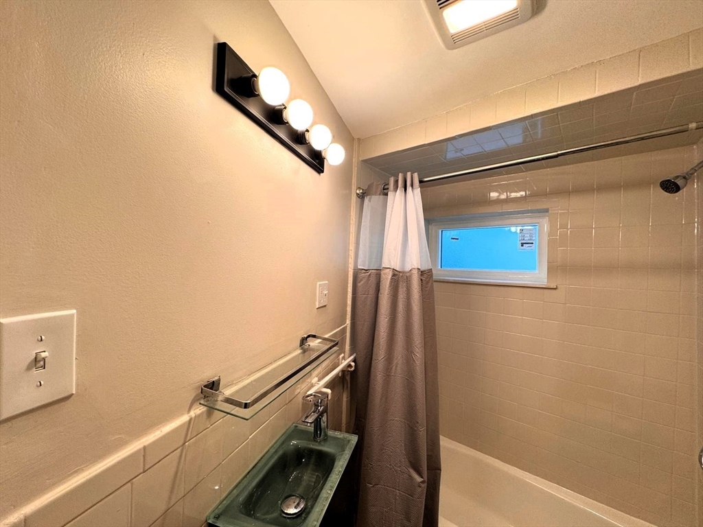 38 Hunting Street, Unit 1 Cambridge, MA 02141 - Photo 9 of 14
