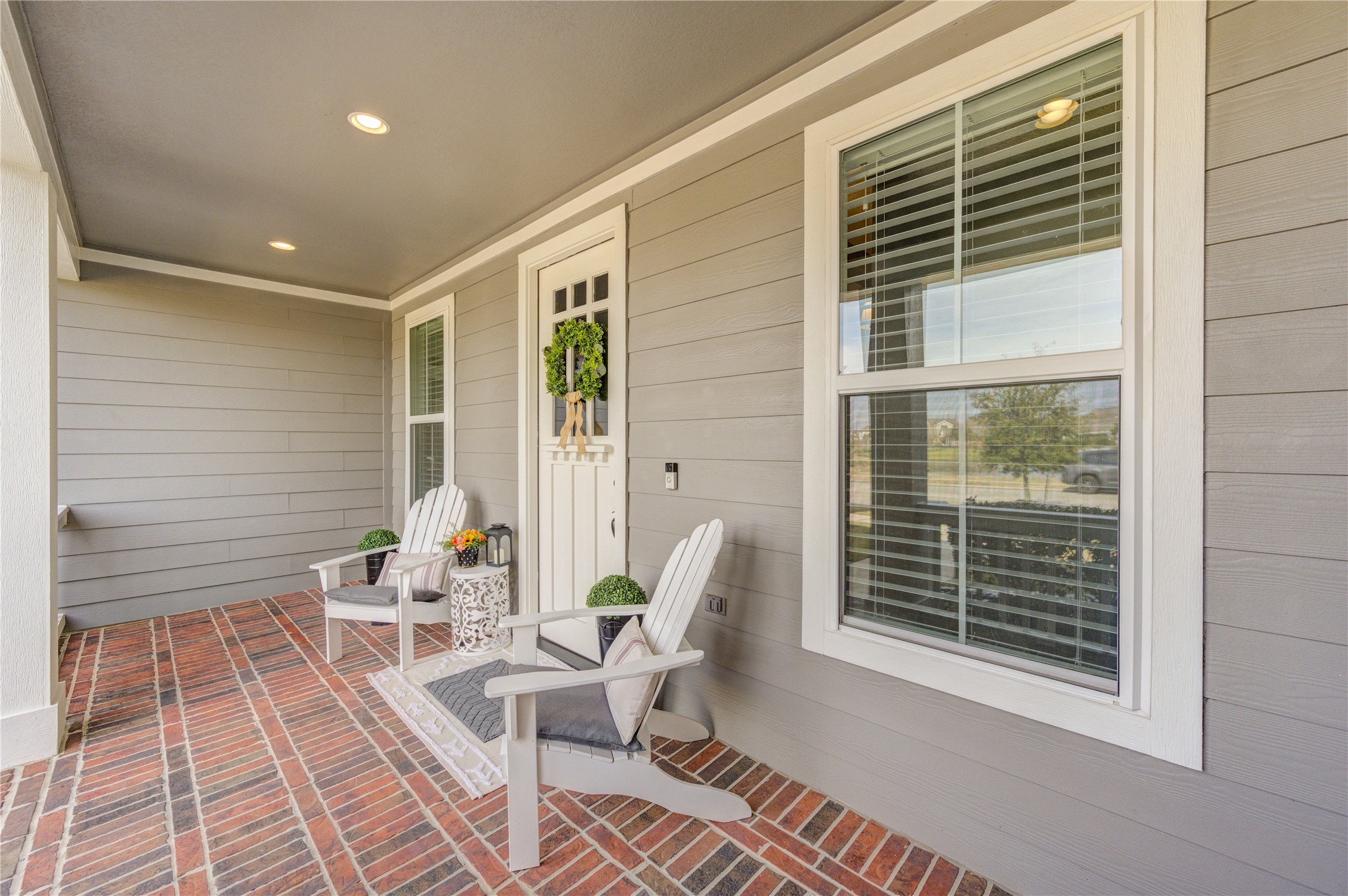 2160 Rope Maker Road Conroe, TX 77384 - Photo 4 of 43 a balcony with chairs and table