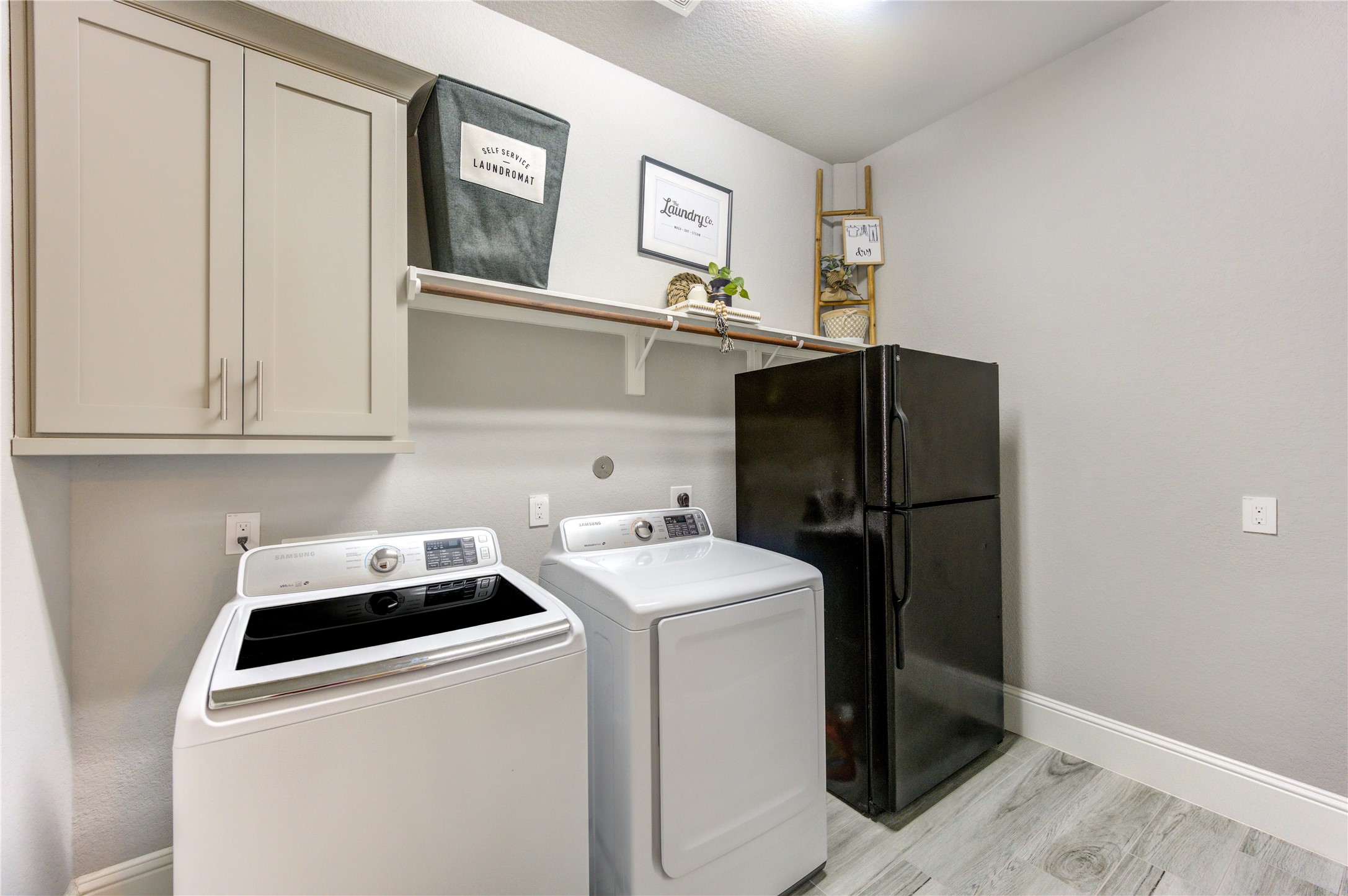 2160 Rope Maker Road Conroe, TX 77384 - Photo 43 of 43 a utility room with dryer and washer