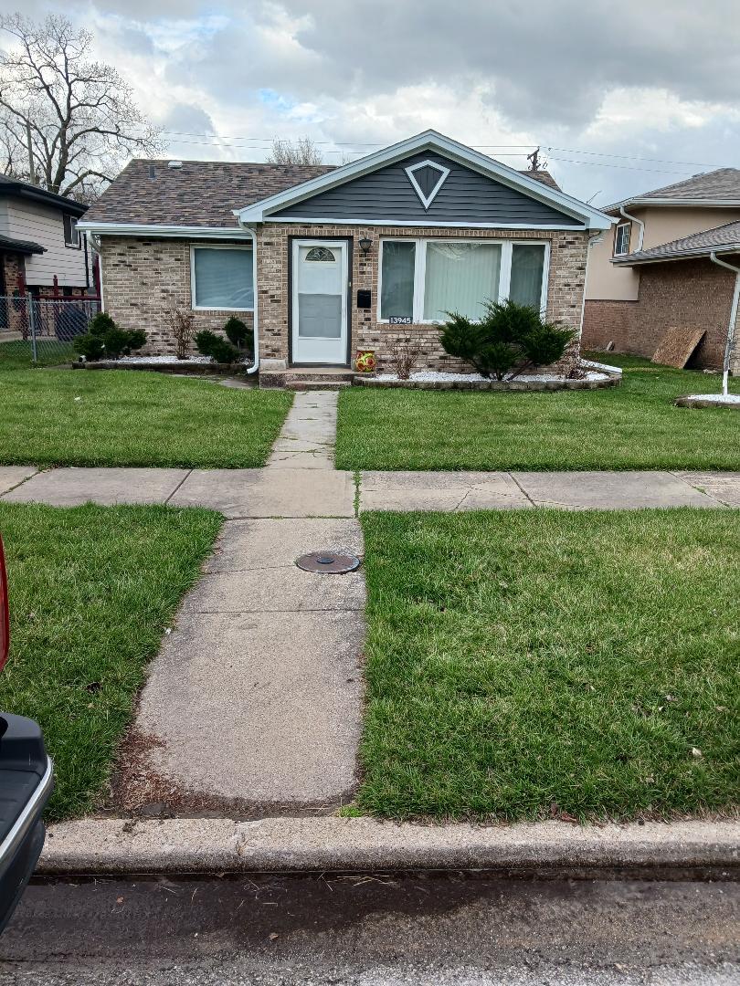 13945 South Hoxie Ave  