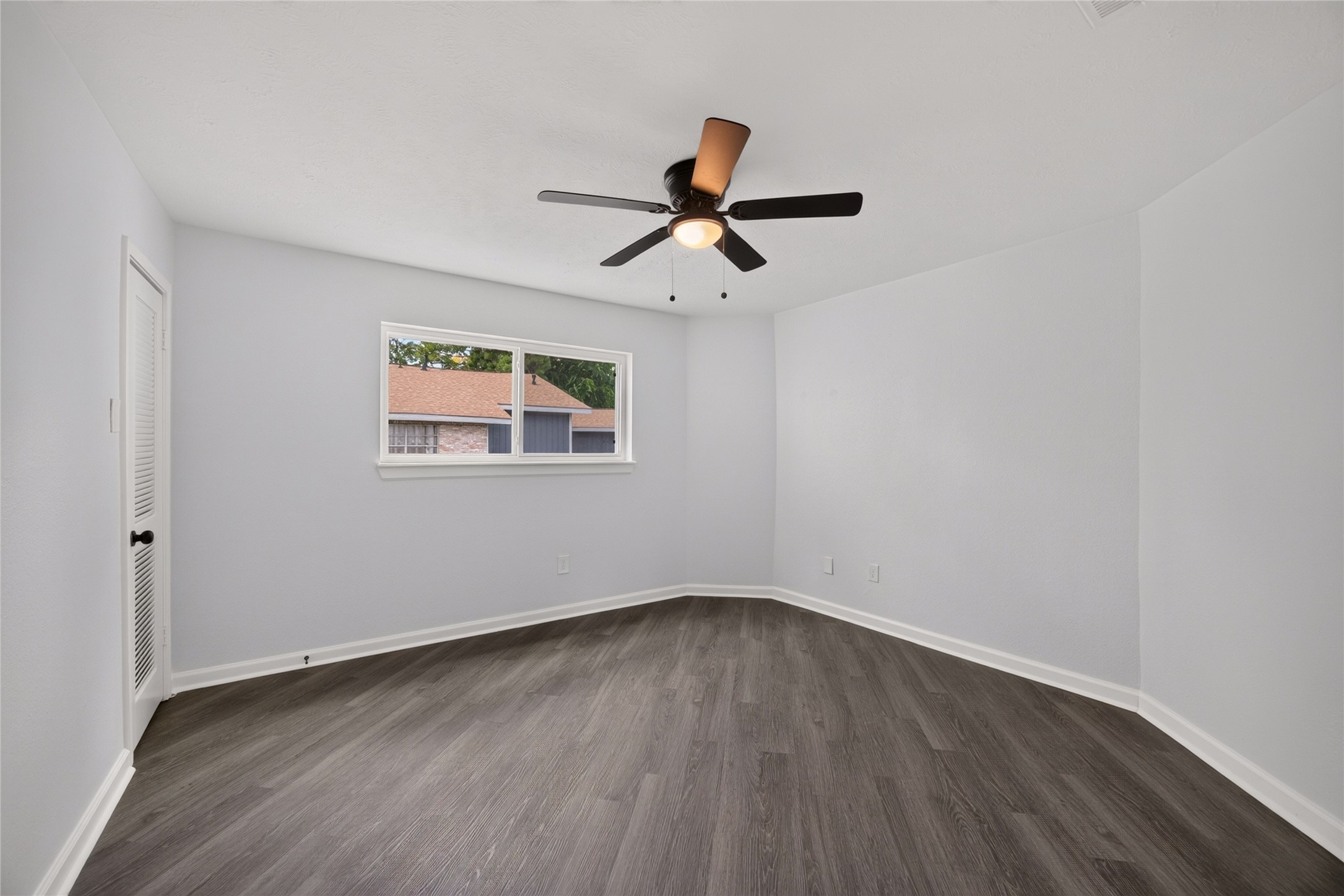 8002 Lichen Lane Spring, TX 77379 - Photo 33 of 50 Secondary bedroom upstairs.