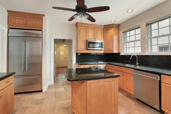 $6,600 | 651 Brier Street, Kenilworth, IL 60043