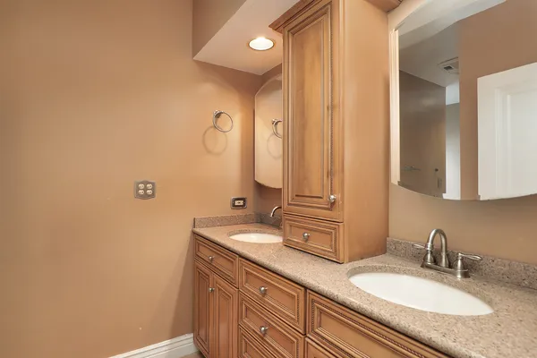 $6,600 | 651 Brier Street, Kenilworth, IL 60043